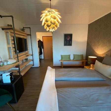 Doppelzimmer Mit Bad & Balkon Simmersfeld المظهر الخارجي الصورة